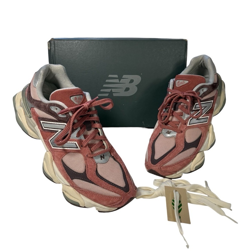 New Balance 9060 Cherry Blossom Size M10/W11.5 with Box